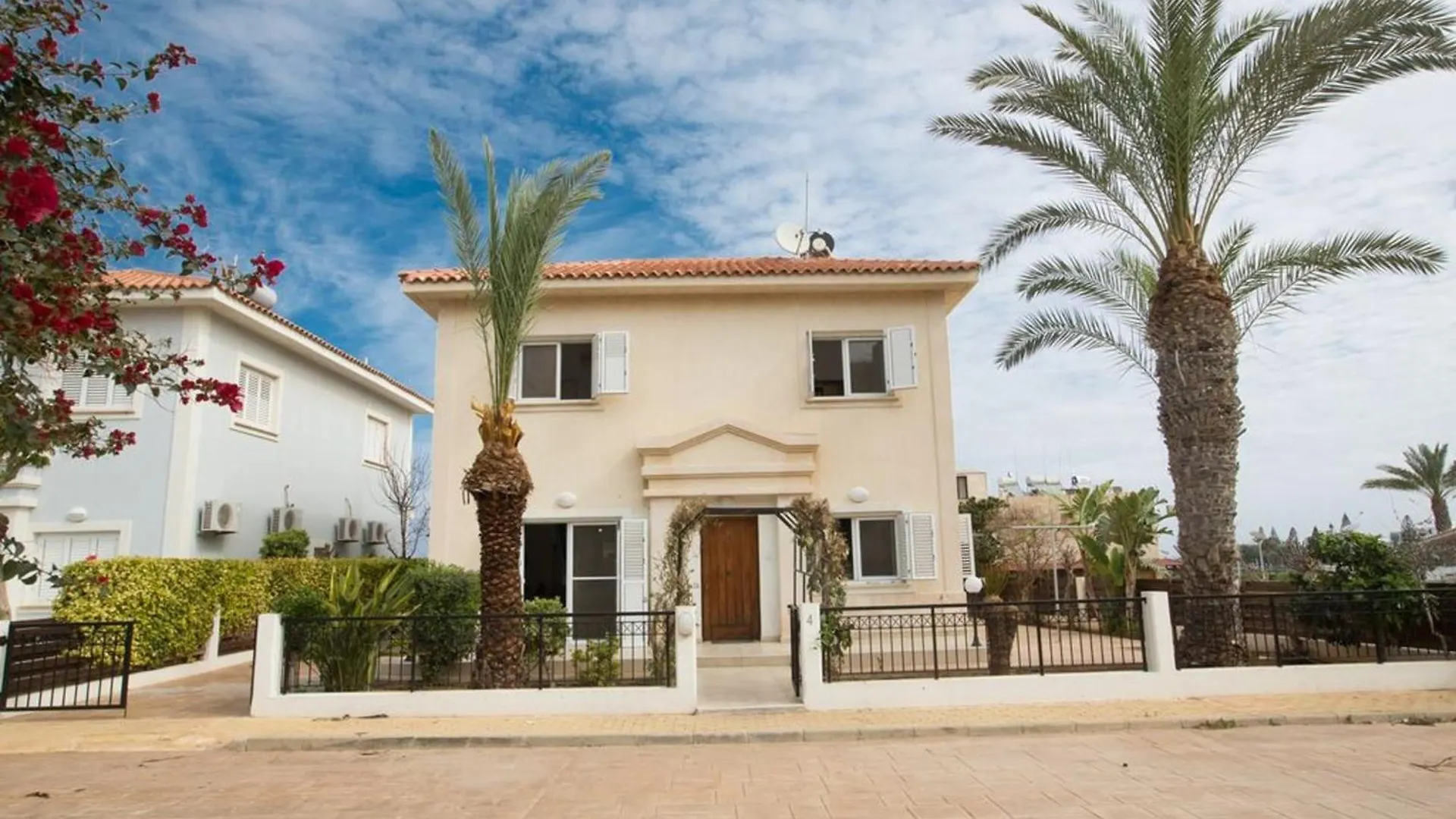 Villa Lefko Sunshine - Lovely 4 Bedroom Protaras Villa With Pool - 2 Minute Walk To Fig Tree Bay 0*,  קפריסין